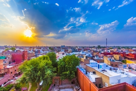 Advantages of Long-Term Tie-up with Property Agents in India